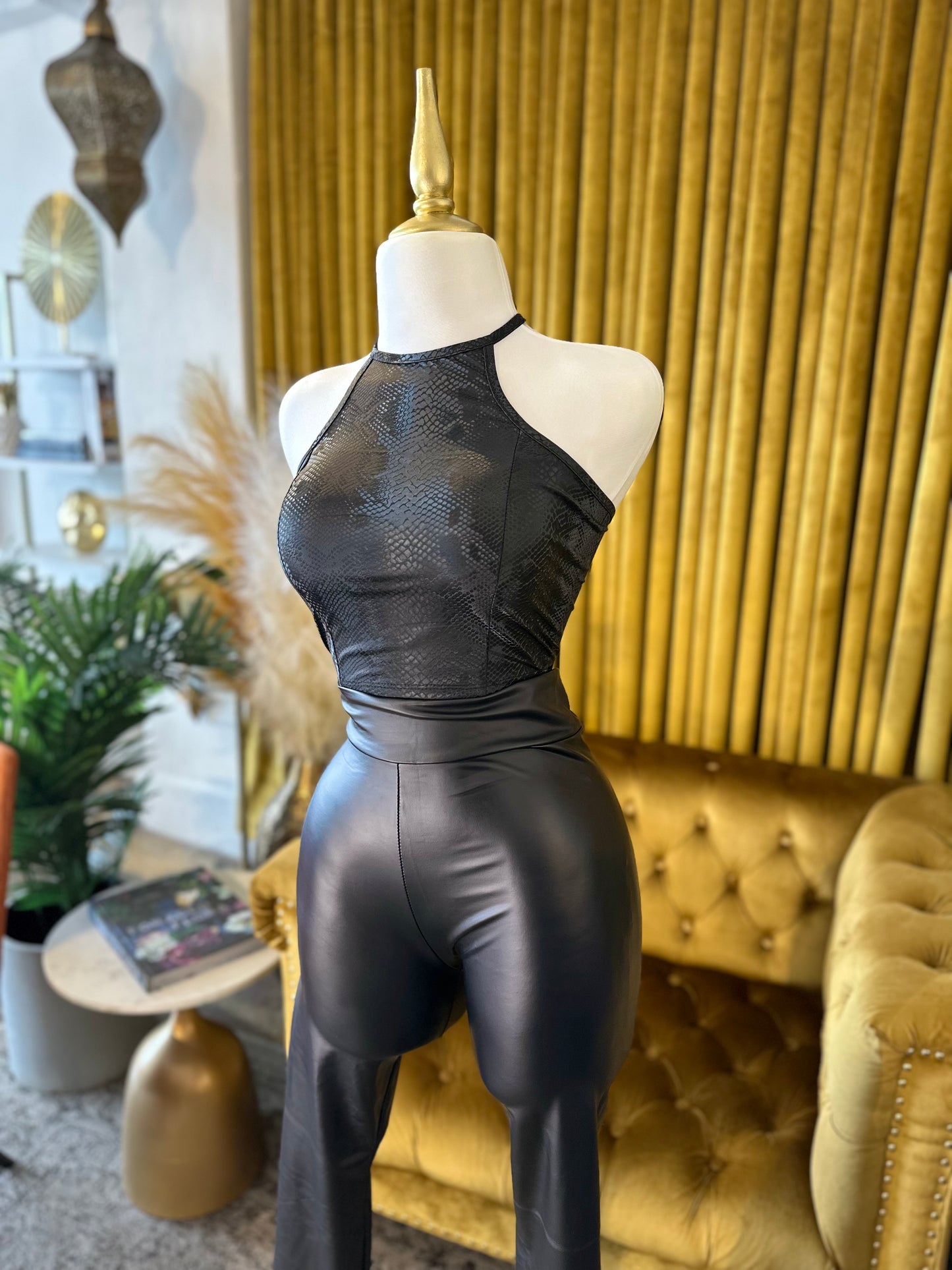 Essential Legging - Black Leather